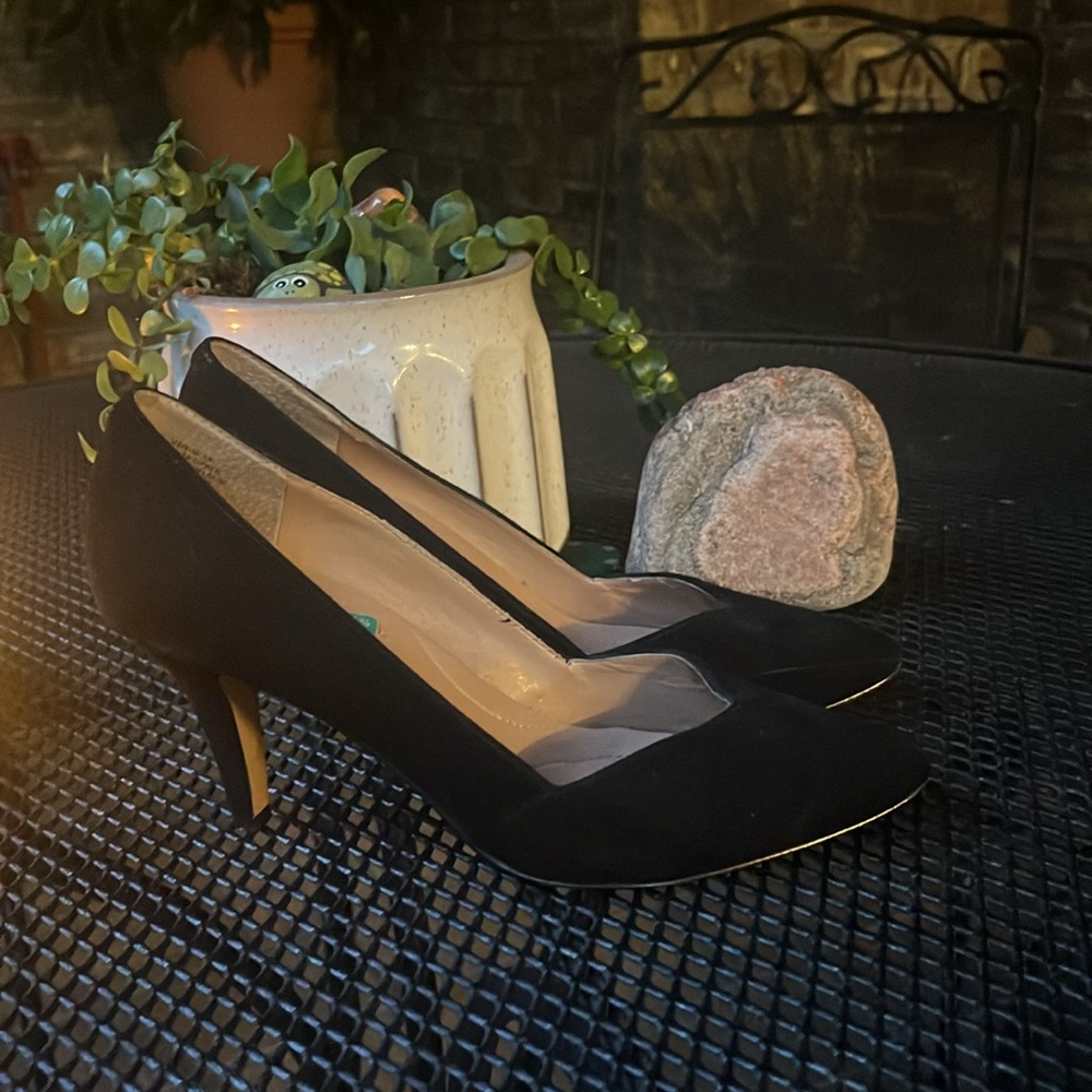 Elegant Black Kelly & Katie suede Women's Heels - Picture 2 of 6